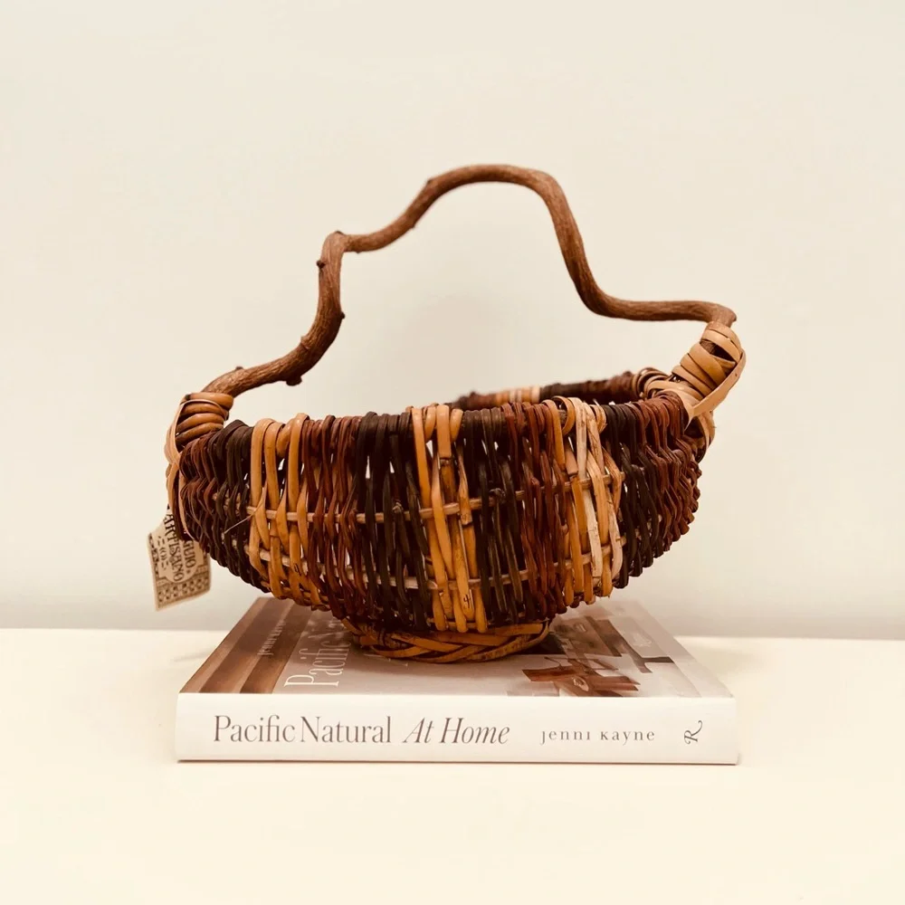 STUNNING BOHO STATEMENT DISPLAY BASKET WITH DRIFTWOOD‎ HANDLE